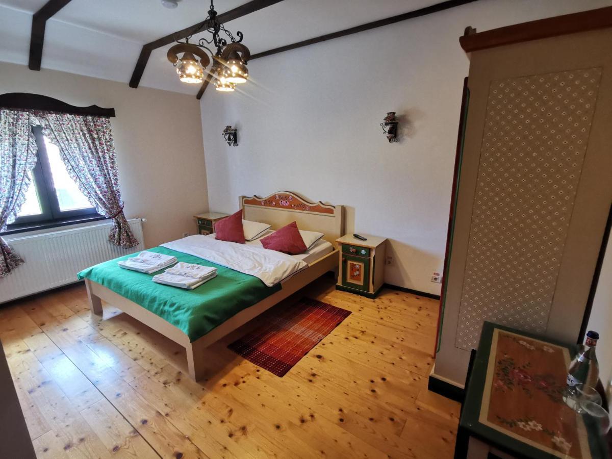 Pensiunea Casa Moga Bucium  Ngoại thất bức ảnh