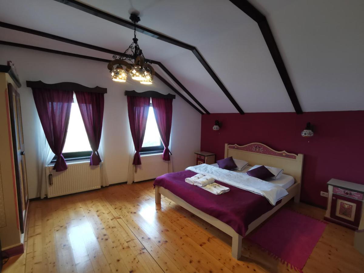 Pensiunea Casa Moga Bucium  Ngoại thất bức ảnh