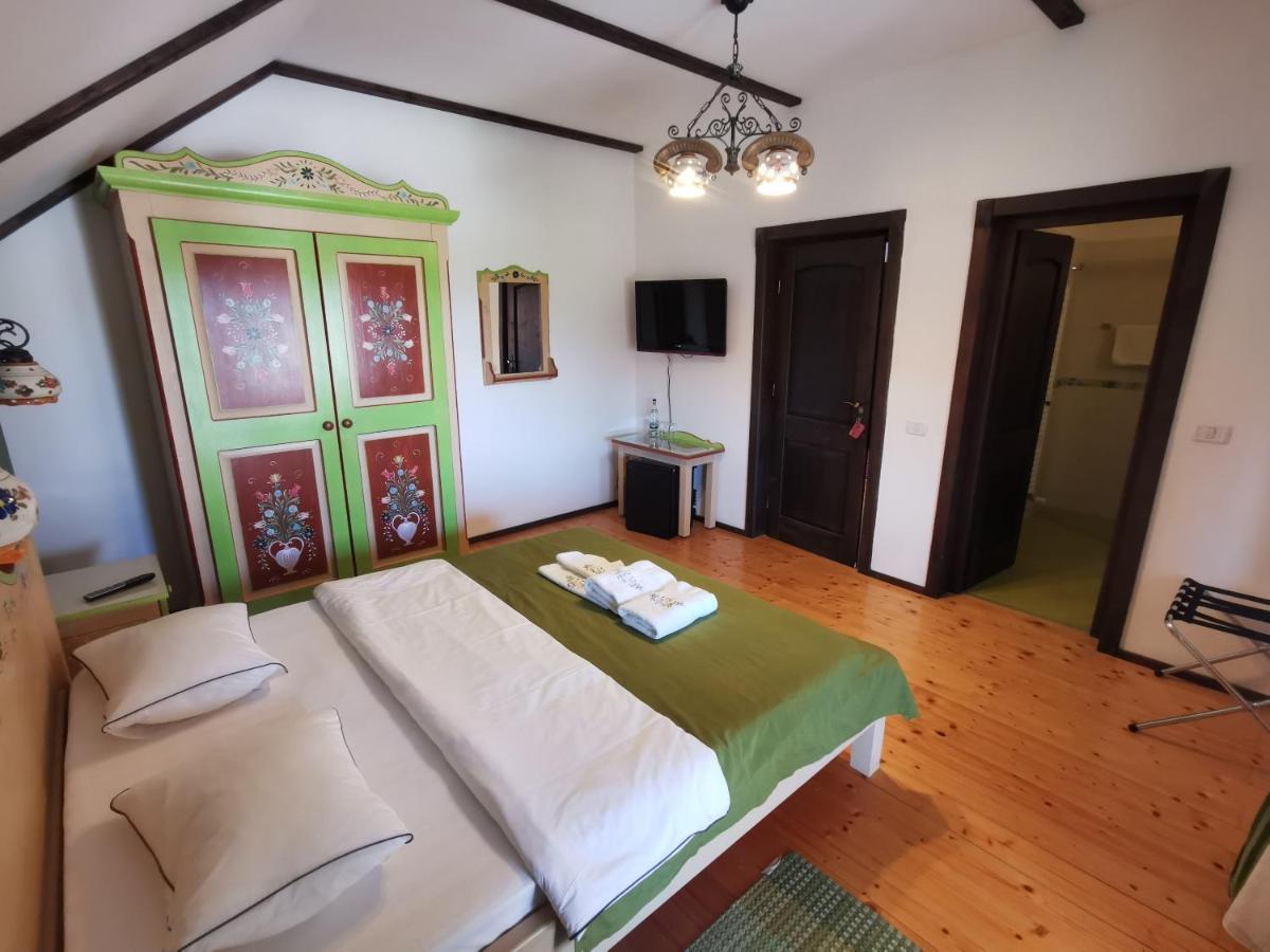 Pensiunea Casa Moga Bucium  Ngoại thất bức ảnh